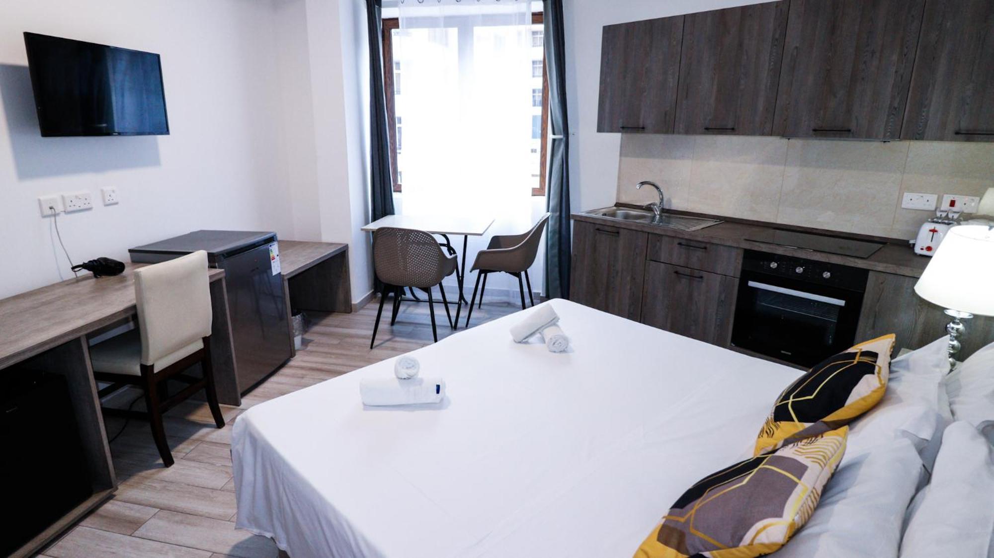 Napoli Suites Studios Aparthotel St. Julian's Zewnętrze zdjęcie