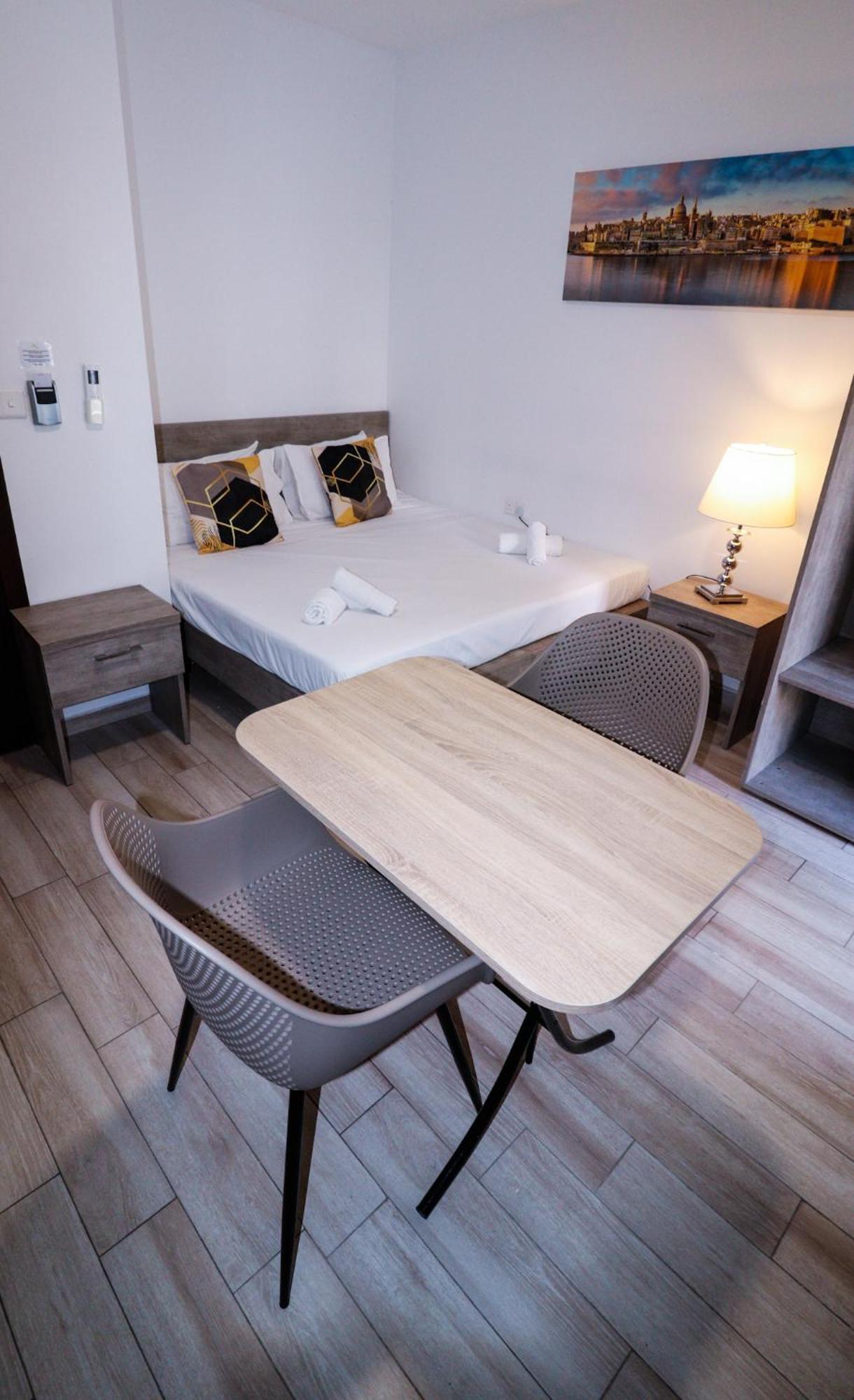 Napoli Suites St. Julian's Zewnętrze zdjęcie