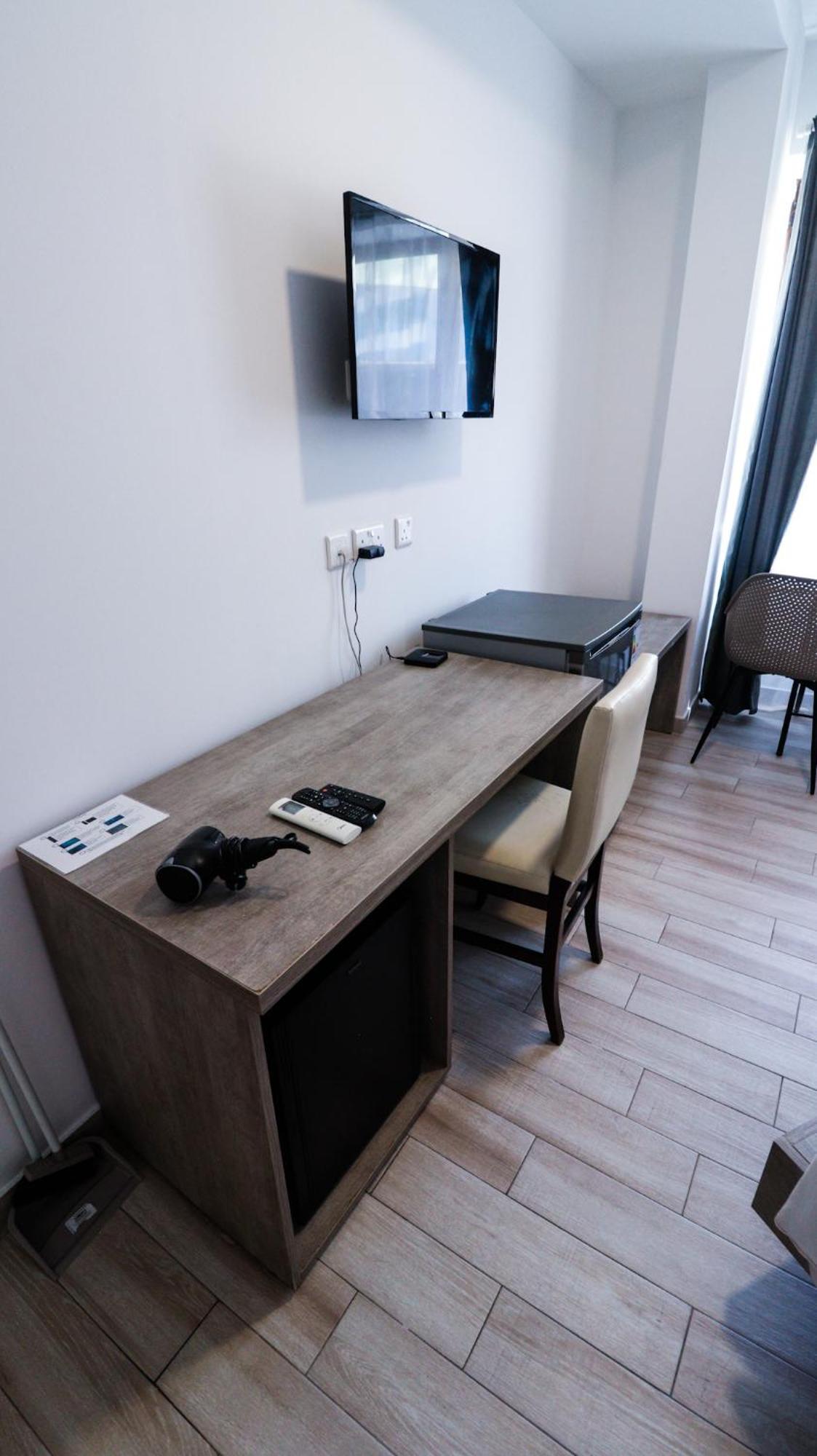 Napoli Suites St. Julian's Zewnętrze zdjęcie