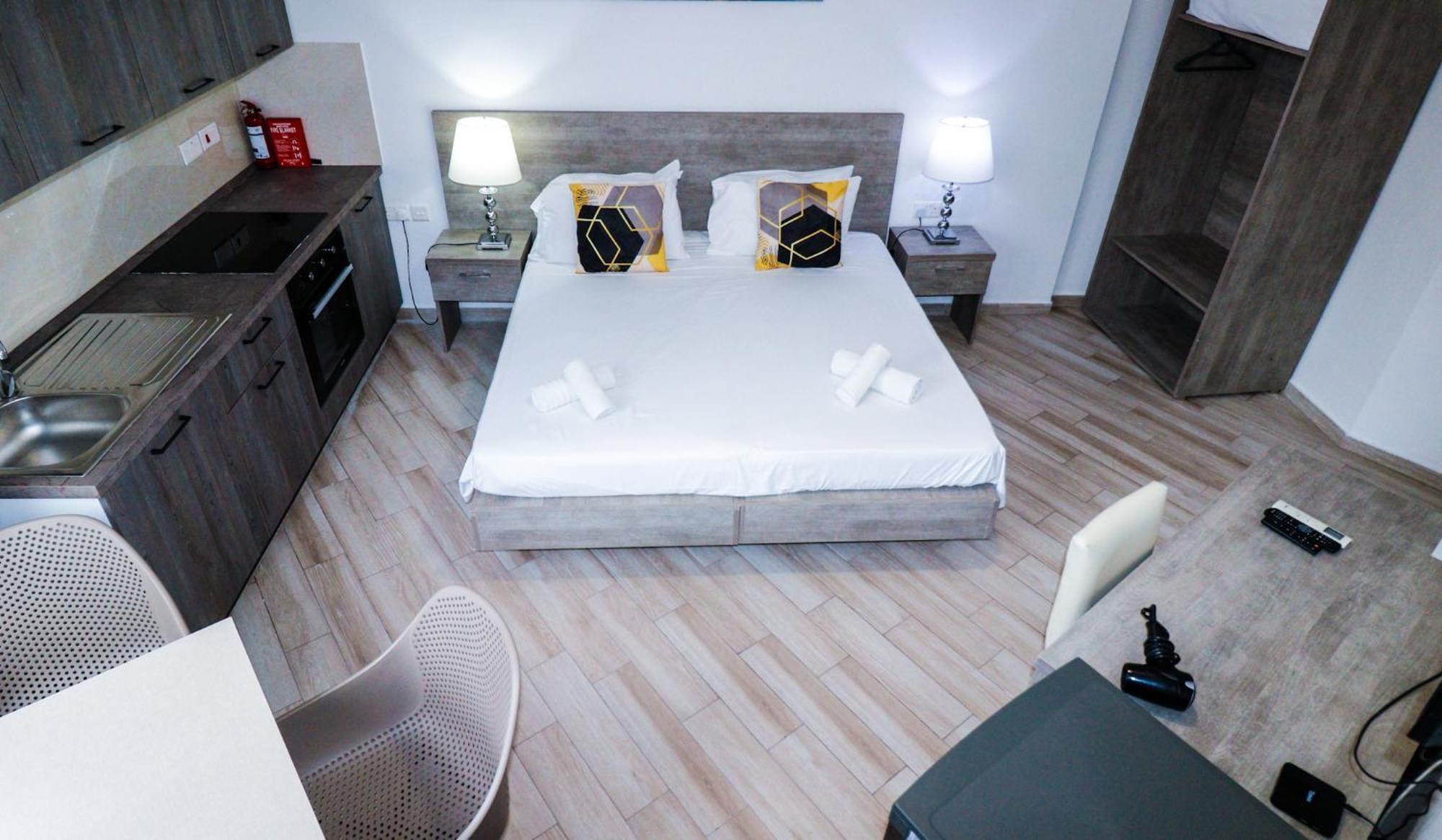 Napoli Suites Studios Aparthotel St. Julian's Zewnętrze zdjęcie