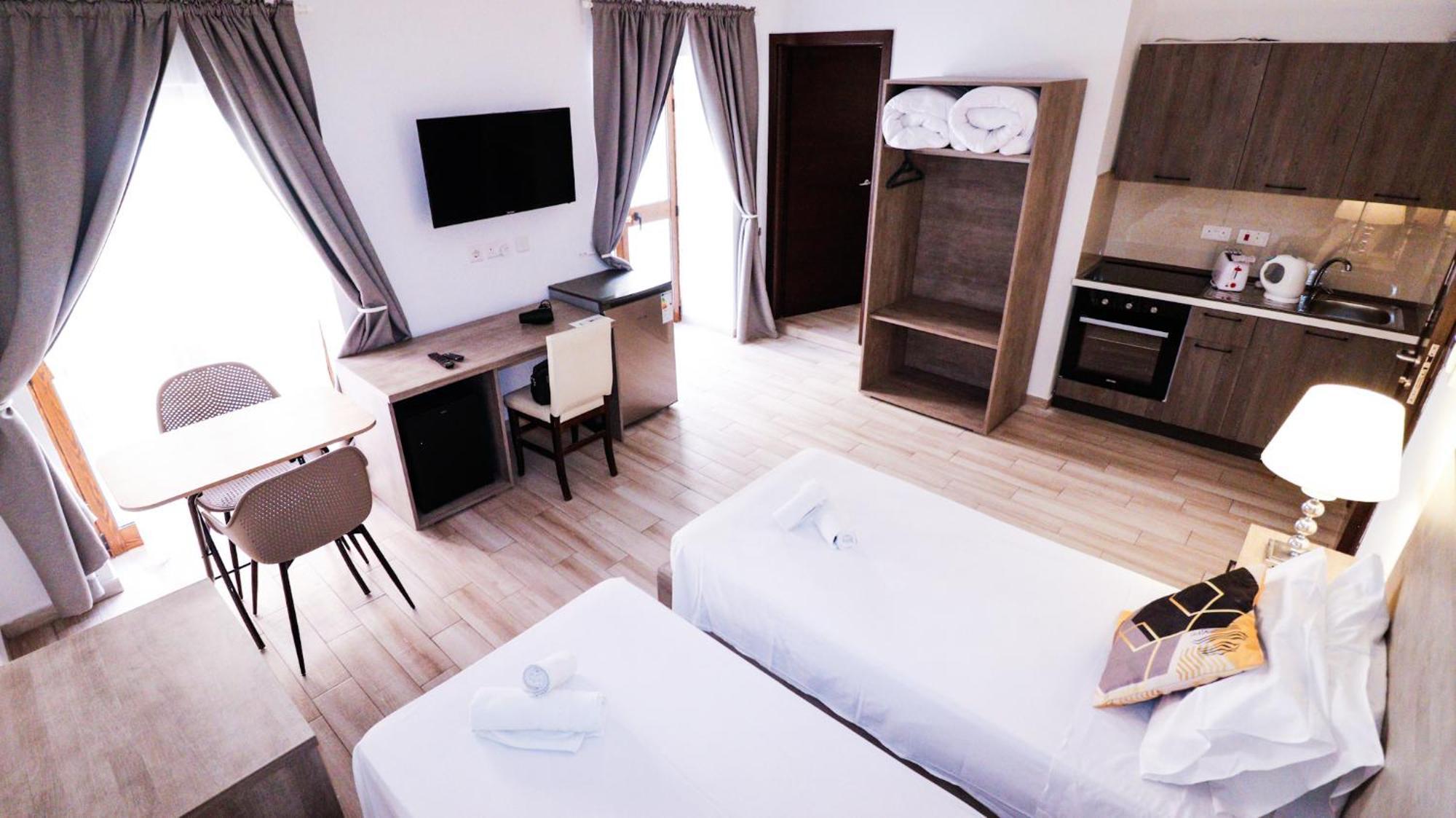 Napoli Suites St. Julian's Zewnętrze zdjęcie