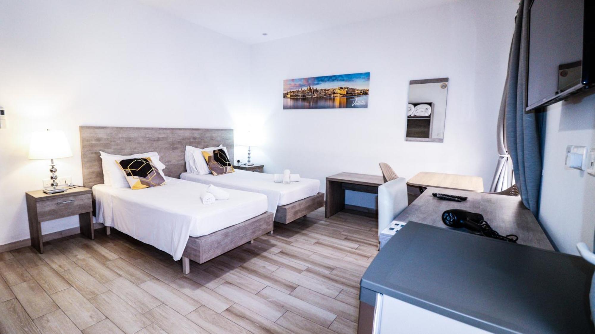 Napoli Suites St. Julian's Zewnętrze zdjęcie