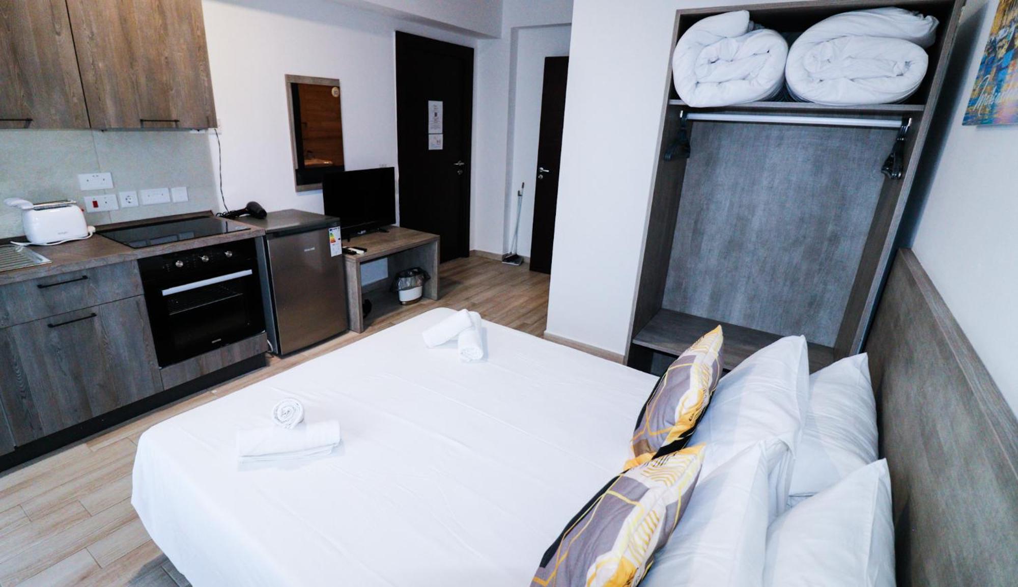 Napoli Suites St. Julian's Zewnętrze zdjęcie