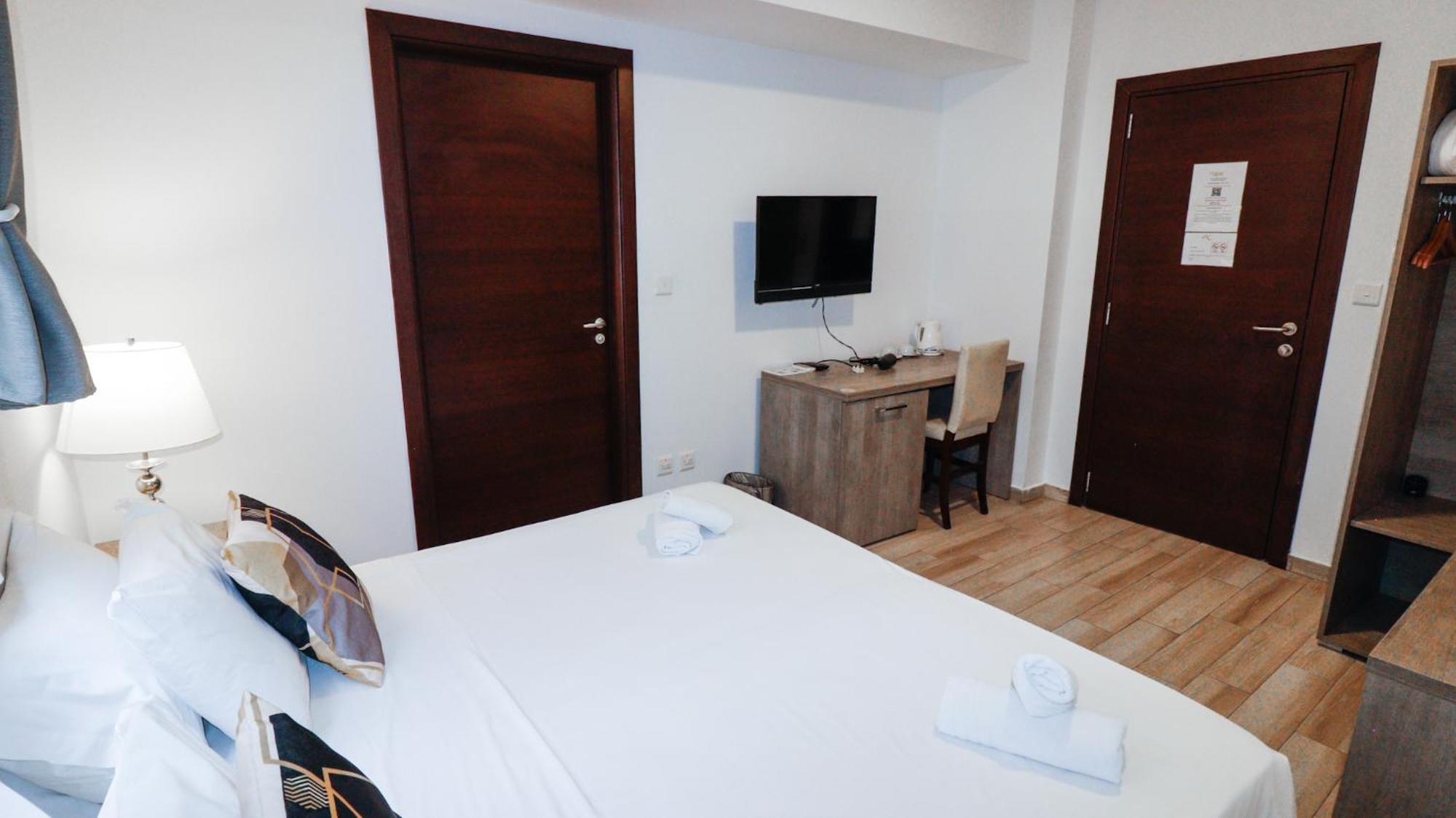 Napoli Suites St. Julian's Zewnętrze zdjęcie