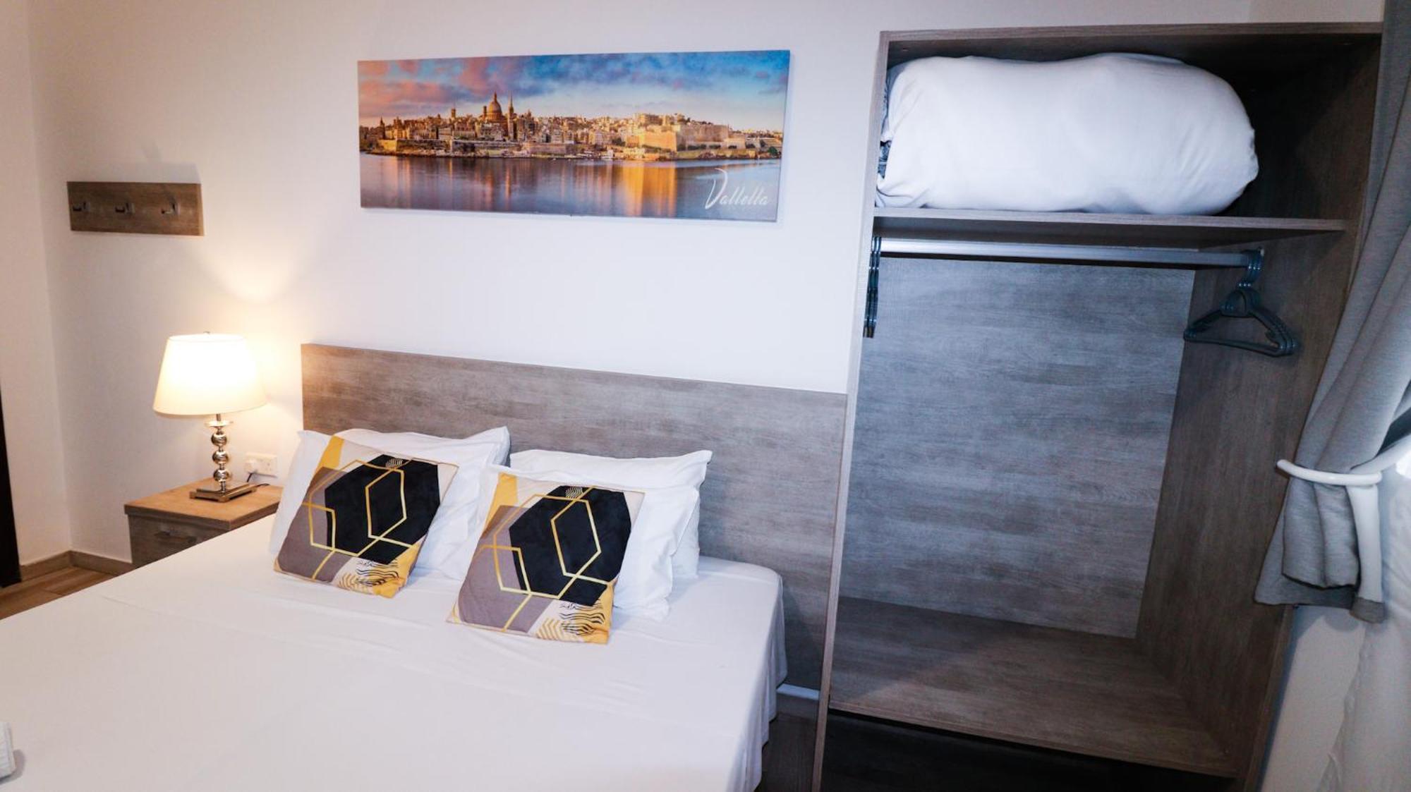 Napoli Suites Studios Aparthotel St. Julian's Zewnętrze zdjęcie