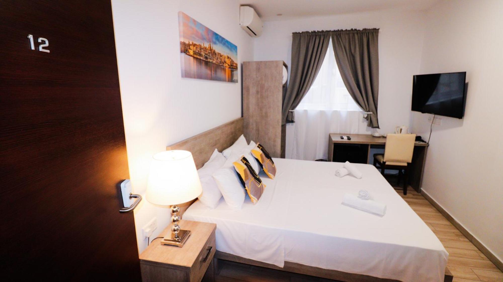 Napoli Suites Studios Aparthotel St. Julian's Zewnętrze zdjęcie